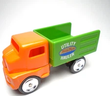 1998 TONKA MAISTO 1949 UTILITY HAULER ORANGE & GREEN 1:64 DIECAST 2 3/4" TRUCK