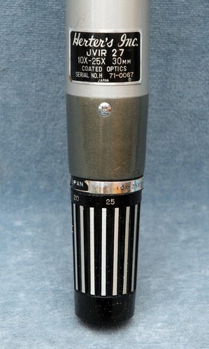 CUTE LITTLE VINTAGE HERTERS 10X-25X30 JVIR27 'TELESCOPE' IN BOX W/CAPS - Picture 2 of 3