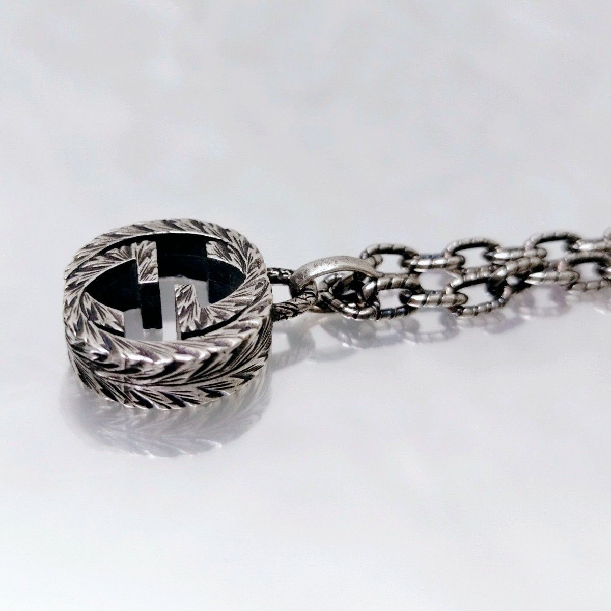 GUCCI Interlocking G Arabesque Silver Necklace Un… - image 7