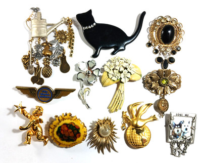 Vintage Modern Brooch Lot of 23 ~ Some Signed Graziano J.J. N&W BSK KC Hallmark
