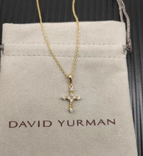 DiamondDavldYurmanGold/Small Modern Cross Pendant Necklace with Pouch