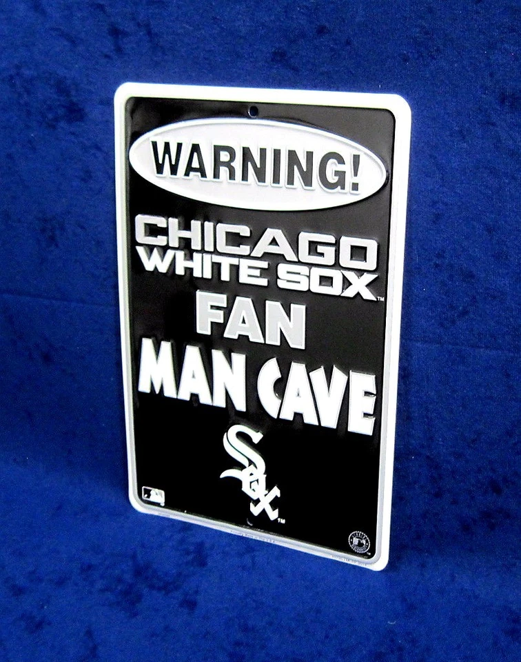 Letrero de cueva de hombre de hojalata de metal en relieve Chicago White Sox de béisbol - *HECHO EN EE. UU.* - bar pub Foto 2 de 4