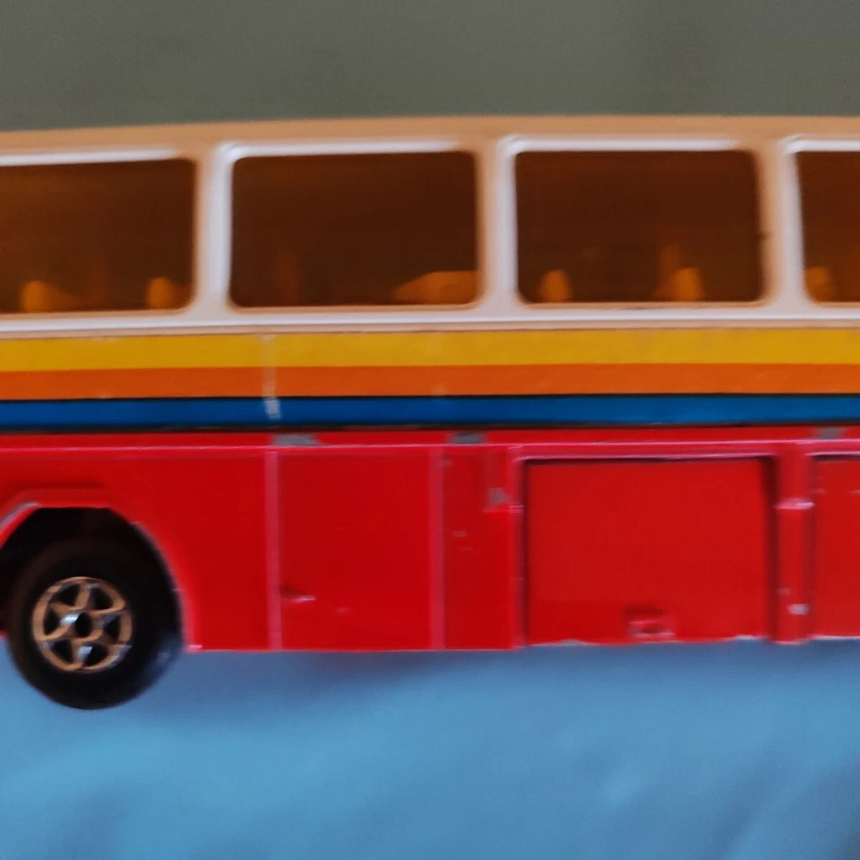 Autobus MERCEDES della MAIORETTE SCALA 1:55 (LEGGI BENE)  - Immagine 3 di 4