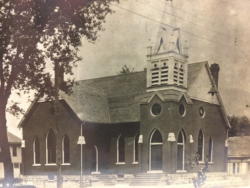 Cartolina fotografica reale RPPC ~ Belle Plaine IA ~ Chiesa episcopale metodista 1910 - Foto 2 di 3