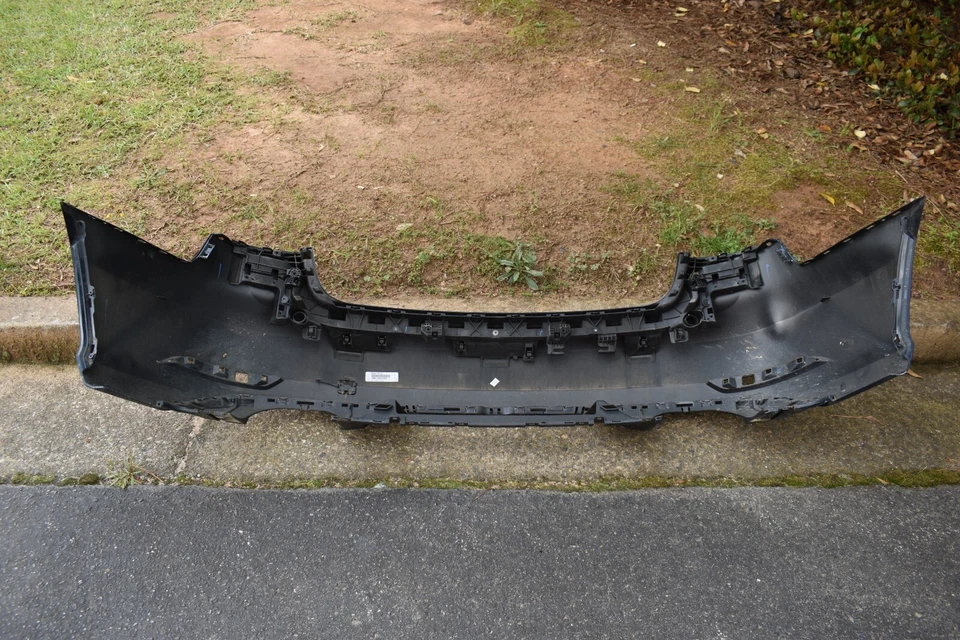 Parachoques trasero AUDI A3 QUATTRO 2017-2019 OEM de fábrica Foto 4 de 4