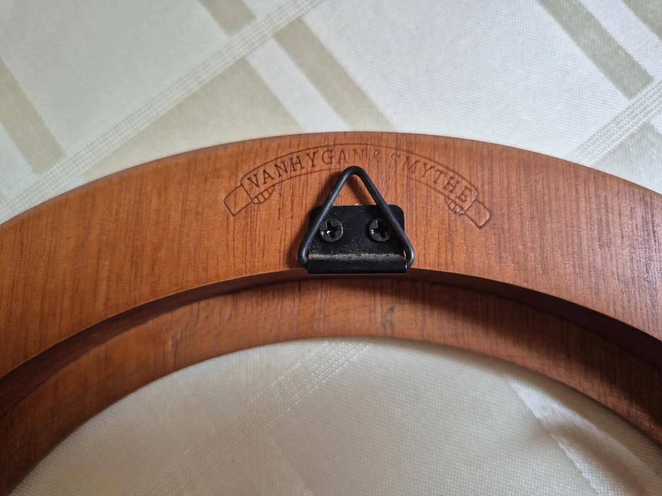 Van Hygan & Smythe hand crafted plate frames petite - Image 3 of 4