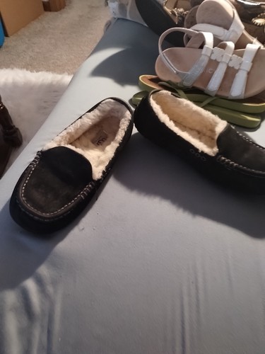 UGg MEN NAVY SUEDE SLIPPERS SIZE 8.5 - Picture 4 of 5