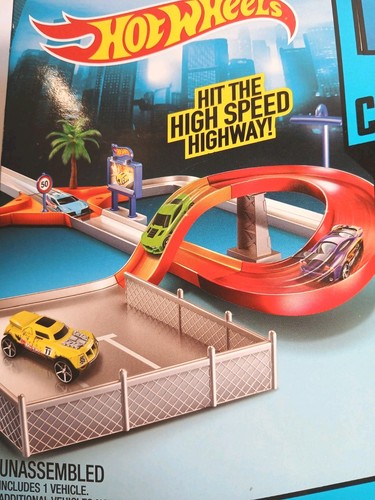 Hot Wheels City Speed Junction NIB 2013 Play Set w/ 1 Car - Picture 3 of 15