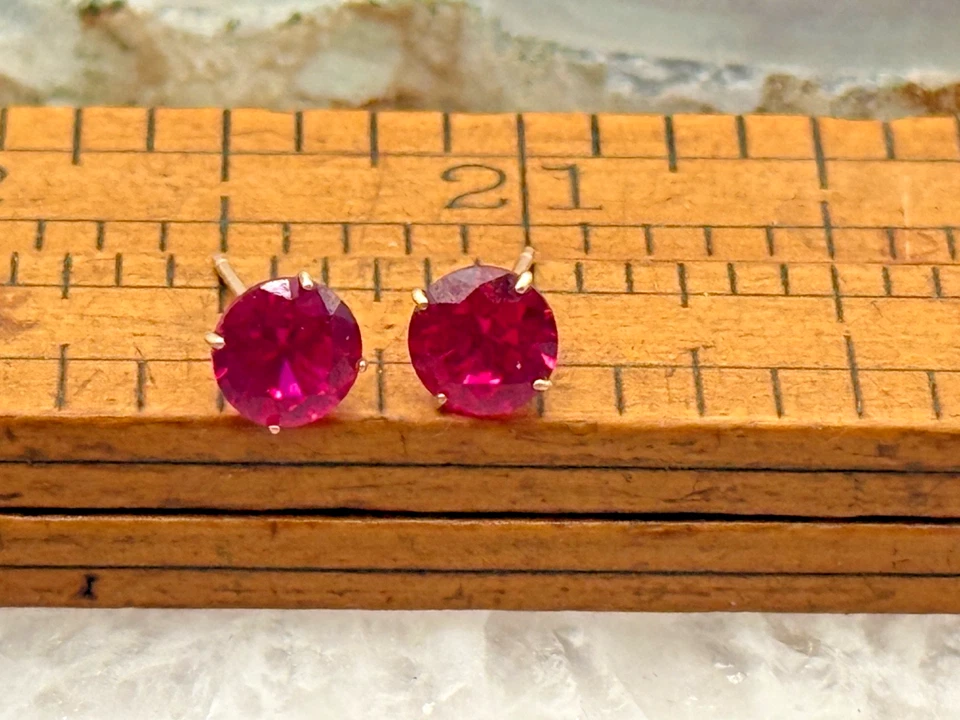 Vintage 10k 6mm 1 Ct Ruby Stud Earrings w/14k backs--B140.25 - Image 4 of 4