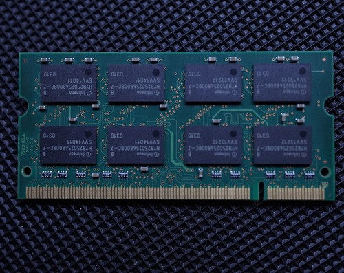 Infineon 512MB DDR, 133, CL2 Memory SDRAM PC2100S-2033-0-Z (HYS64D64020GDL-7-B) - Zdjęcie 2 z 2