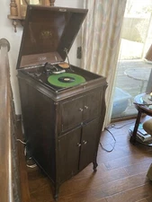 VICTOR VICTROLA PHONOGRAPH VV-Xi  TALKING MACHINE Record Player..ANTIQUE