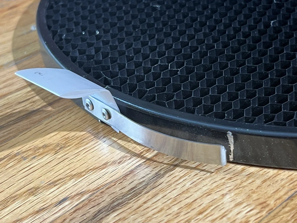 Juego de rejilla de panal Speedotron 20 y 35° para reflector de 11,5" Foto 2 de 4