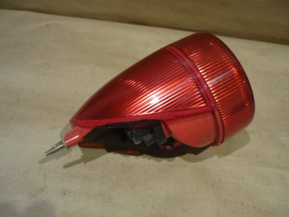 Luz trasera interior derecha Ferrari 430, Enzo - P/N 193180 Foto 3 de 4