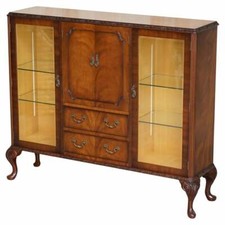VINTAGE CA. 40ER JAHRE GEFLAMMTES MAHAGONI & SATINHOLZ SIDEBOARD VITRINE TISCH