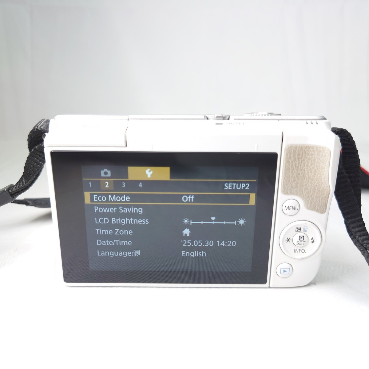 N.MINT] Canon EOS M10 18.0MP camera - White EF-M 15-45mm IS