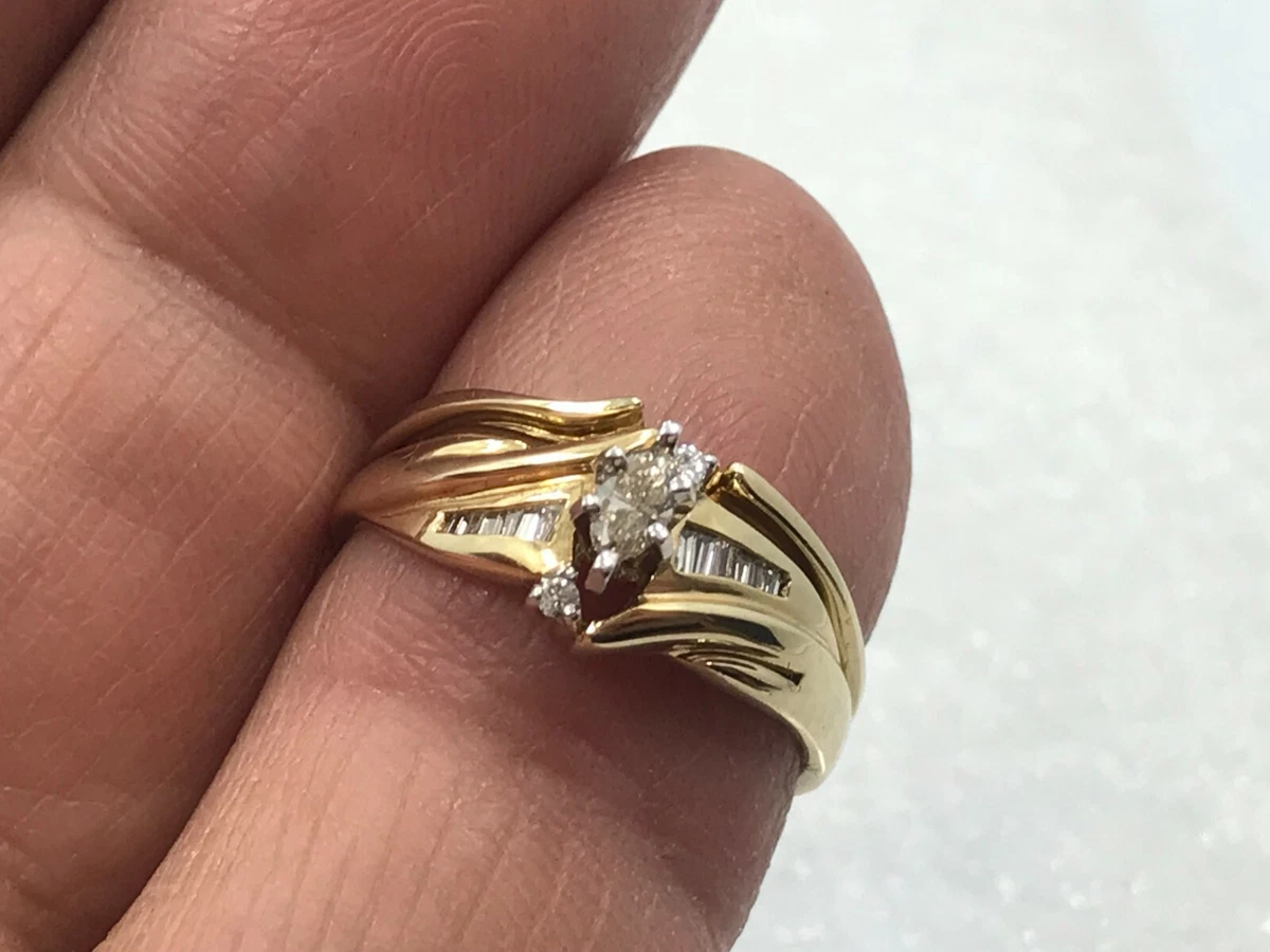 10 karat on sale gold engagement ring