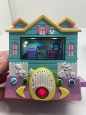 Pixel Chix Babysitter Rotating Rooms Electronic Interactive House Mattel 2006