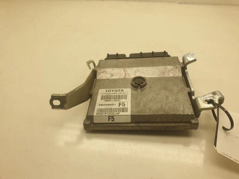 Toyota Corolla 2010 motor módulo de control electrónico montaje ECM Foto 4 de 4