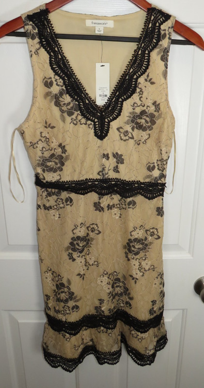 *NWT* Francesca’s Lace Cocktail Dress Black/Nude Lined Size Small