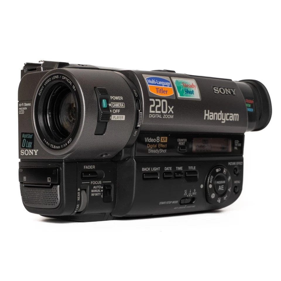 Videocámara Sony Handycam CCD-TR730E PAL 8 - negra - COMO NUEVA Foto 2 de 4