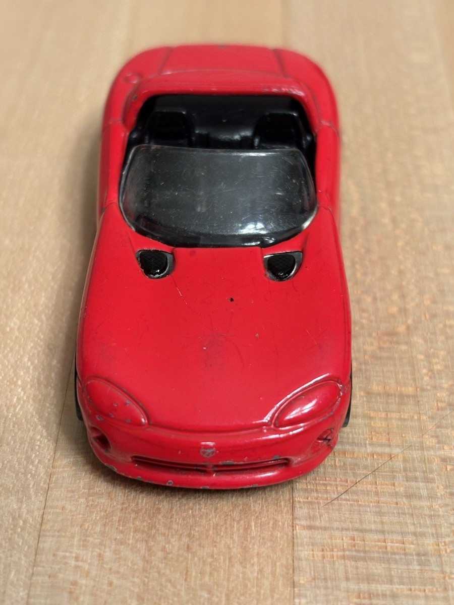 MAISTO Dodge Viper RT/10 1996 RED 1:24 Scale Die Cast With Yellow