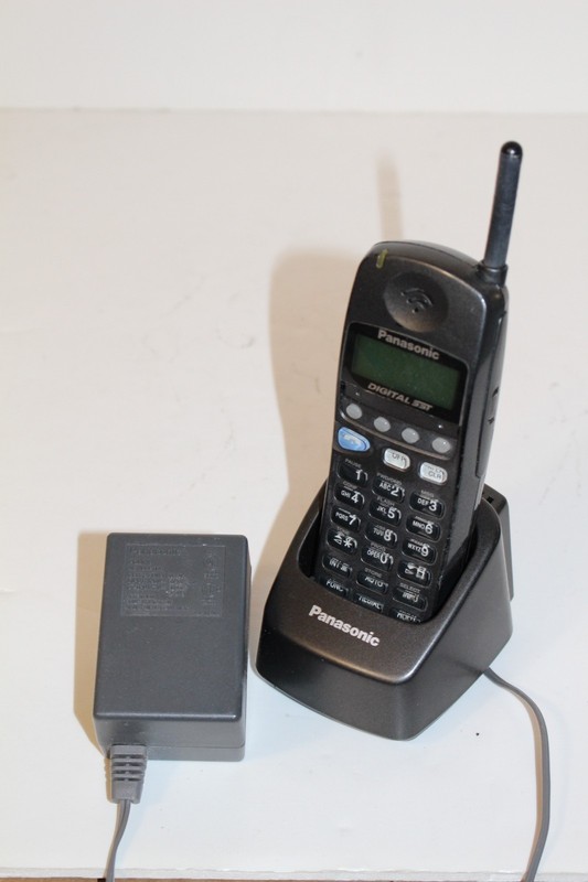 Panasonic KX-TD7845 w Charging Base & Power Supply