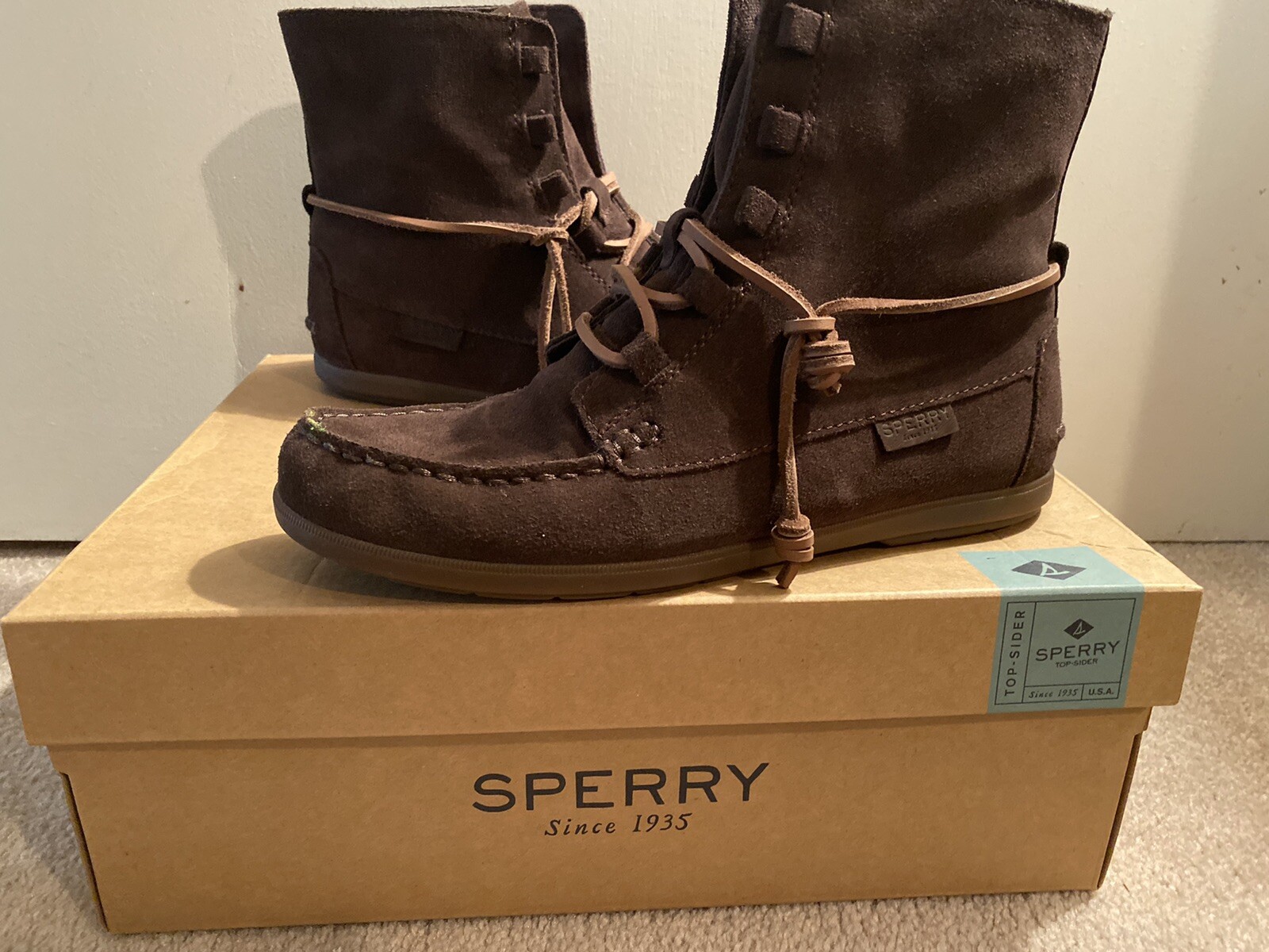 sperry coil hook bootie
