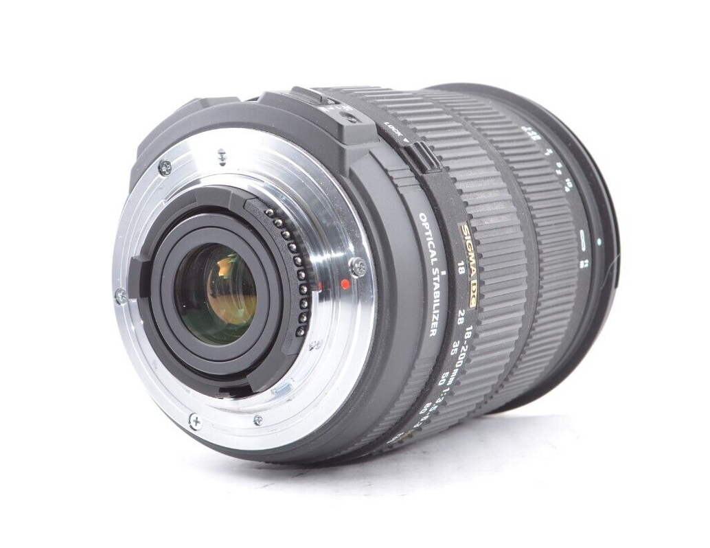 Top Mint】SIGMA DC 18-200mm f/3.5-6.3 HSM for NIKON F Top Mint】SIGMA DC 18-200mm f/3.5-6.3 HSM for NIKON F