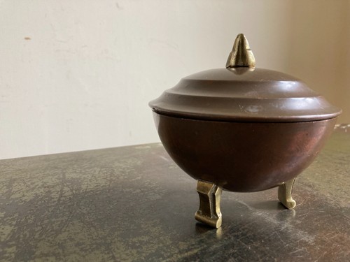 Vintage Art Deco Brass Tripod Base Feet Copper Lidded Trinket Dish / Bowl c1930s - Picture 11 of 14
