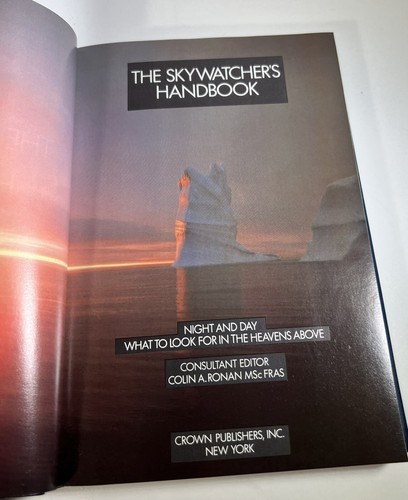 The Skywatcher's Handbook by Colin A. Ronan (Flex Bound Field Guide) - Foto 8 di 11