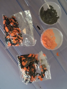 Lot of Halloween Confetti Pumpkins Bats Round Orange Black Decorative Nice