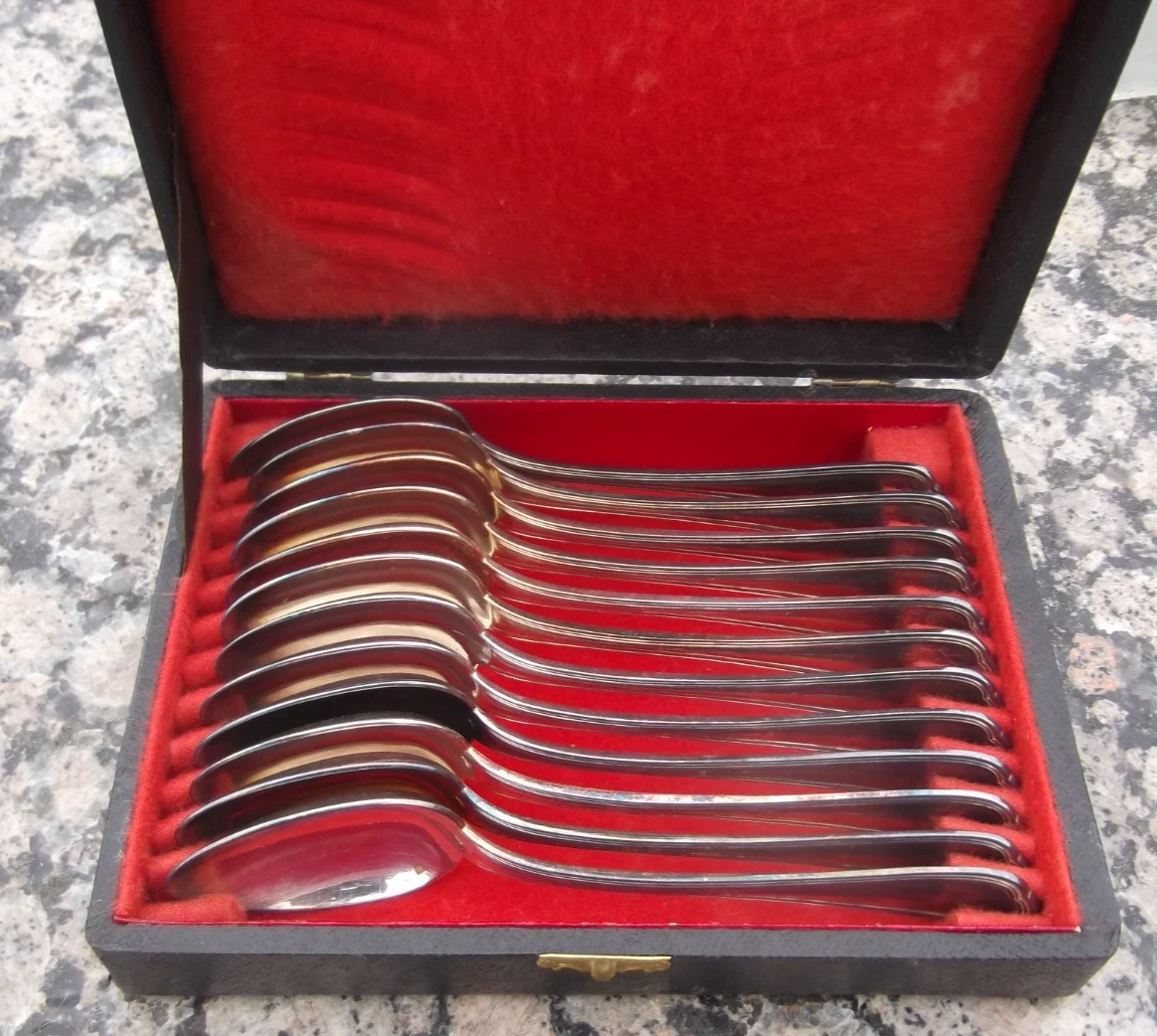 12 cuillères à soupe en métal argenté Christofle modèle spatours L 20,5 cm
