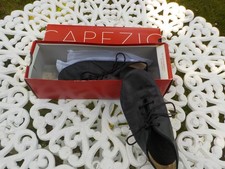 Capezio Kids Oxford Split-So Sole Jazz Black Leather Dance Shoe. EJ 1 Size 4M