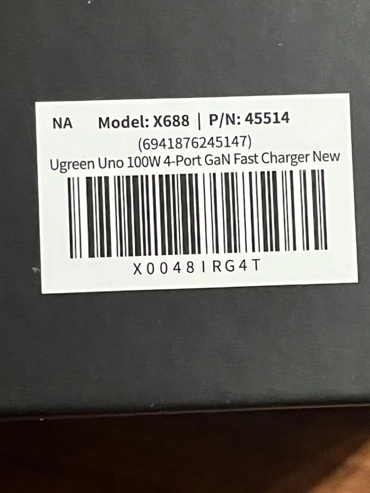 UGREEN Uno 机器人 100W USB GaN 快速充电器 — 第 2/4 张图片