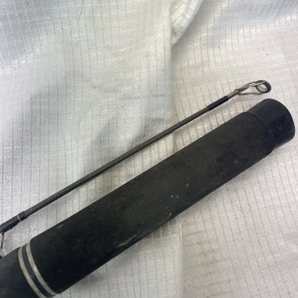 Berkley GRAY g94 8’ Spinning Rod - Image 2 of 4