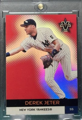 DEREK JETER RARE HOLO RED REFRACTOR FOIL SPORTS CARD YANKEES MINT