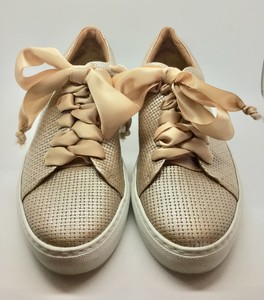 tenis plataforma nude
