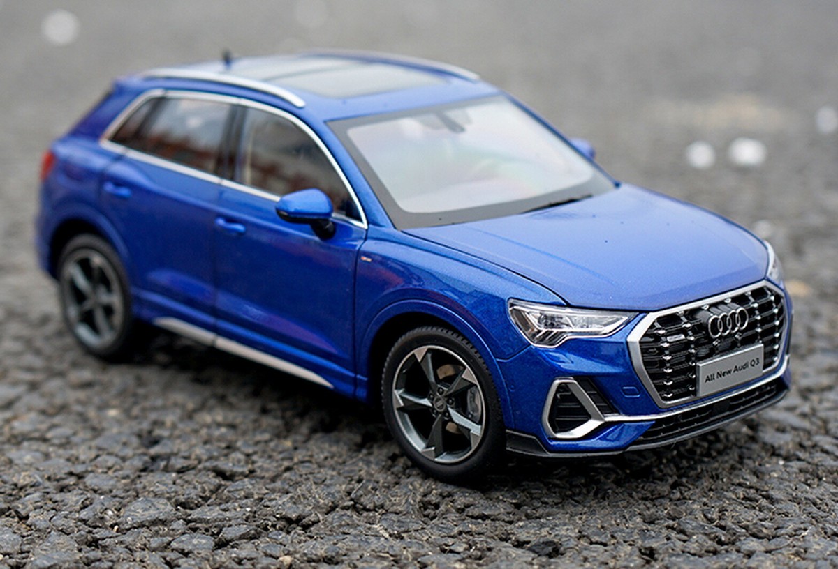 1/18 Scale Audi Q3 2019 Blue Diecast Car Model Toy Collection Gift