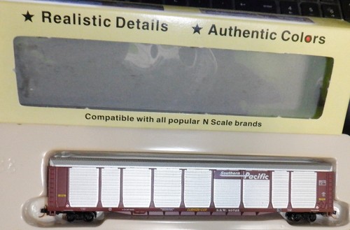 Coche portaequipajes automático de tres niveles Southern Pacific escala N Con-Cor #80725 - 603033-3 | Zustand: Used