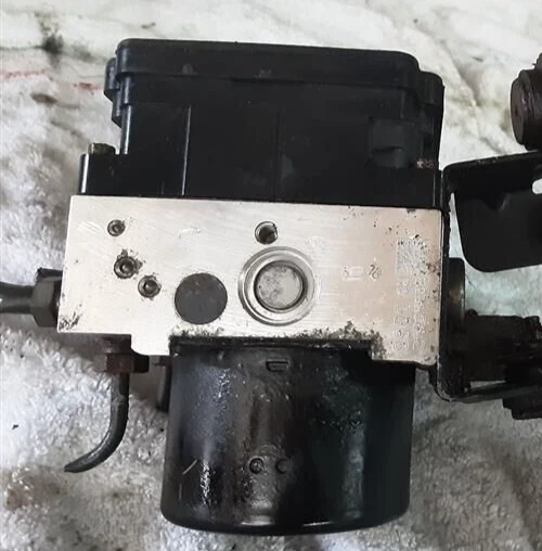 Conjunto de bomba de control de freno antibloqueo ABS Ford Transit Connect 2010-2013 OEM Foto 2 de 4