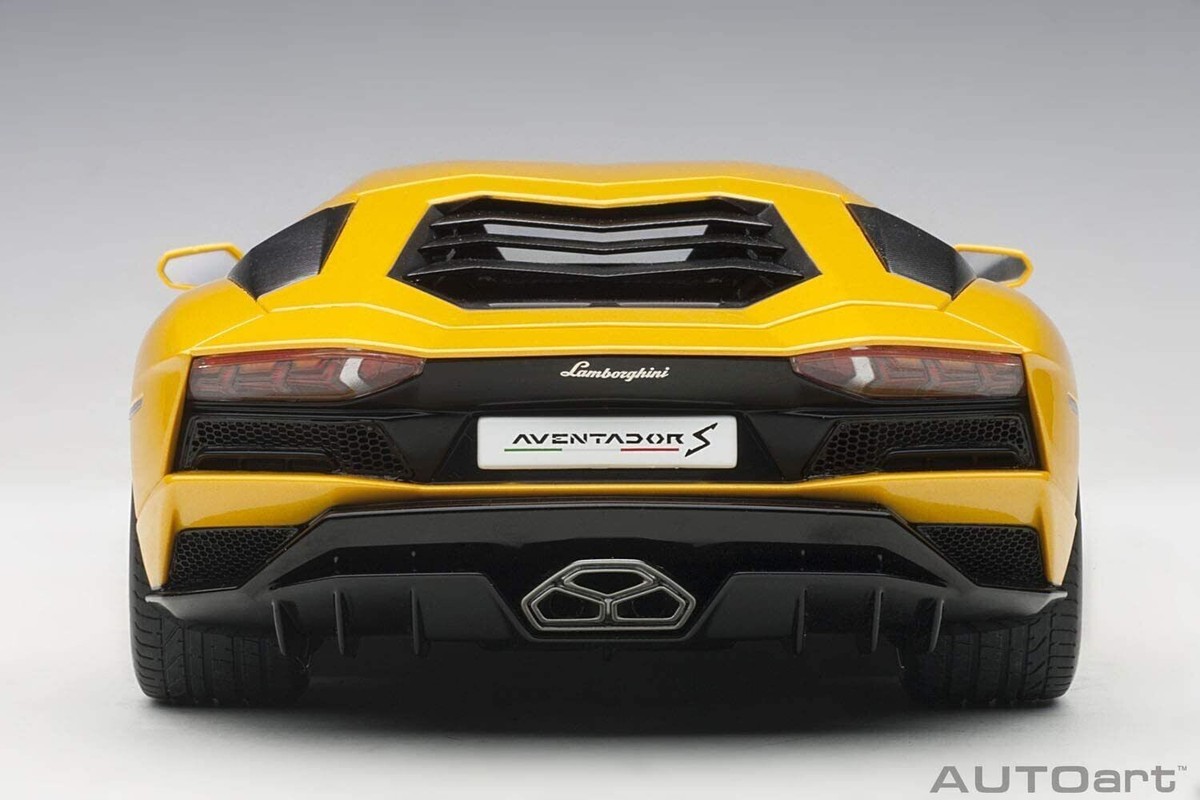 1/18 Lamborghini Aventador S New Giallo Orion/ Pearl Yellow