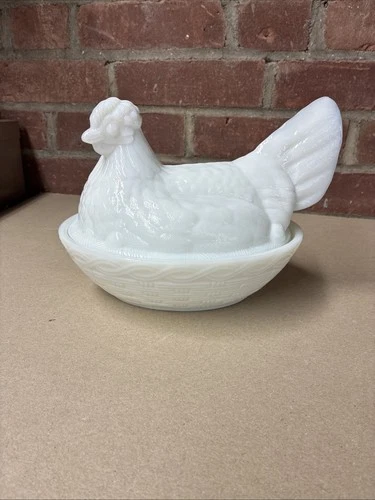 Vintage Westmoreland Milk glass Hen On Nest Large 10” Chicken Basket