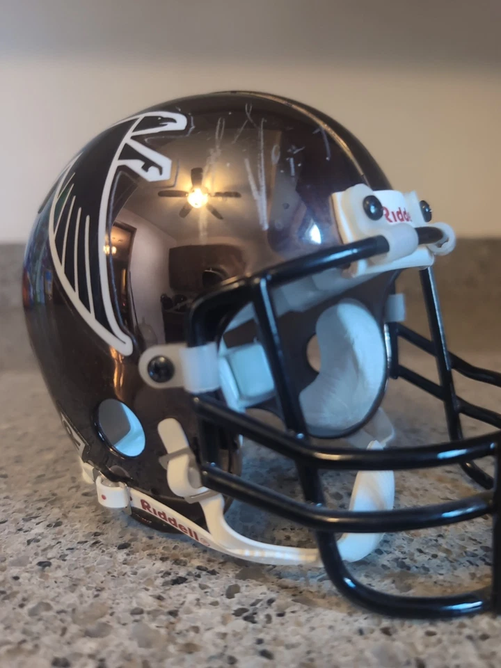 Falcons Michael Vick Absolute Memorabilia Mini Helmet Autograph 12/24 FADING. - Image 2 of 4