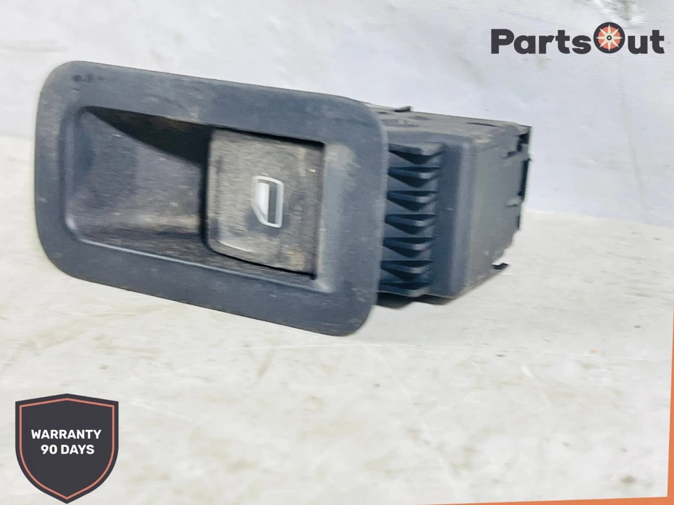 Interruptor de ventana trasera izquierda Volkswagen GTI 2015-2017 5GM868345 OEM Foto 3 de 4