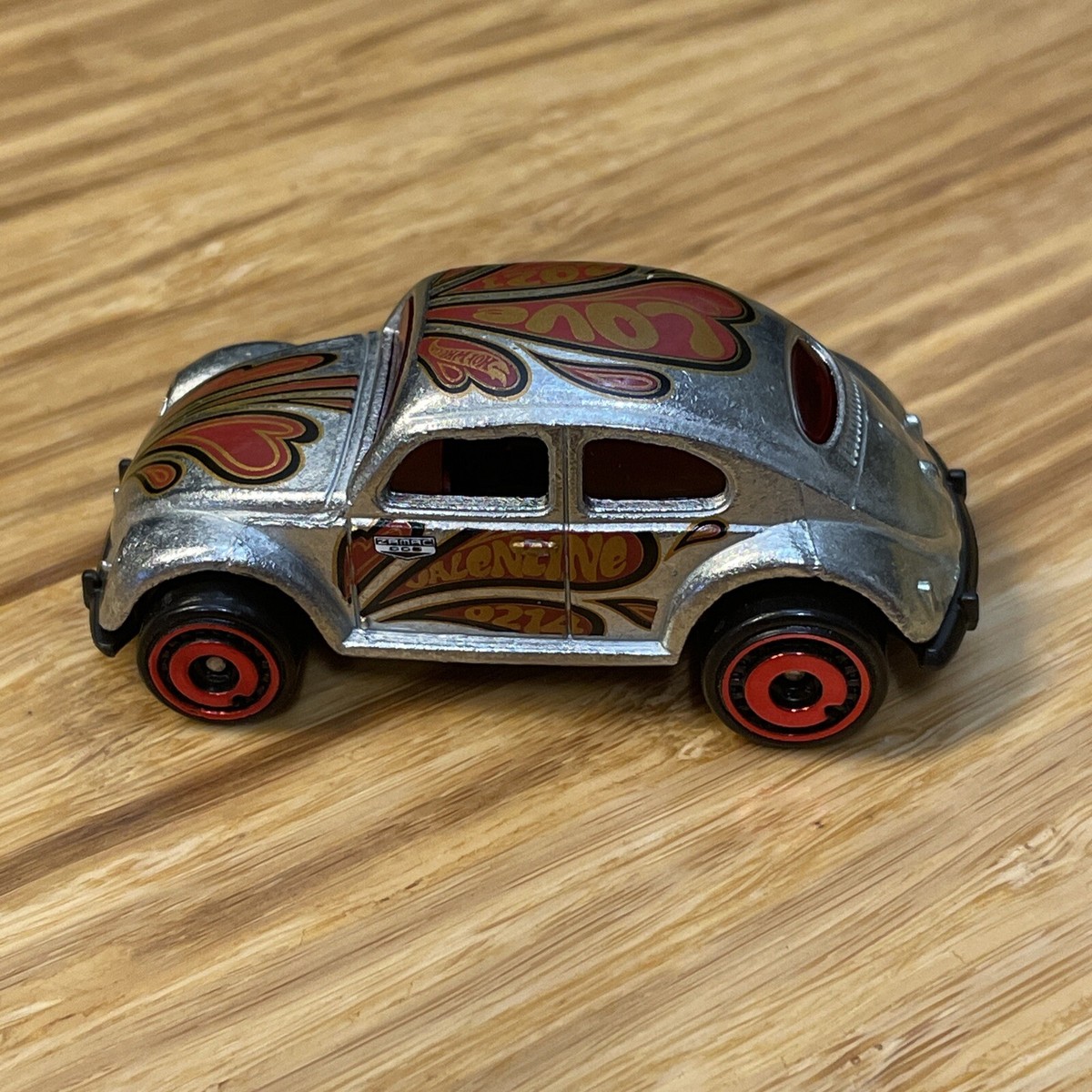 Hot Wheels 2021 Love Bug Volkswagen Beetle Diecast Car 1:64 KG JD