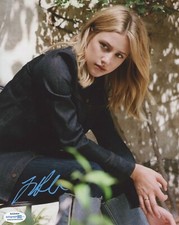 Lili Reinhart Riverdale Autographed Signed 8x10 Photo ACOA 2020-19