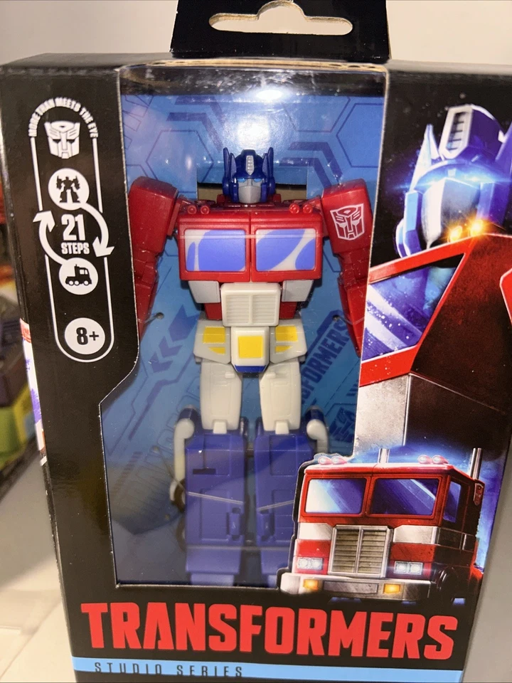 Transformers Age of the Primes series Deluxe Class Optimus Prime IN-HAND Sealed - Image 2 of 4