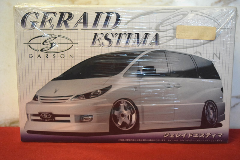 AOSHIMA Geraid Estima Garson 1/24 Honda Odessey Model Kit