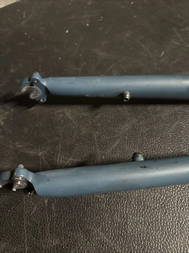 Treadless Fork 11/8 Straight 700 C Gravel 260 Mm Post Mount Quick Release Disc - Image 2 of 4