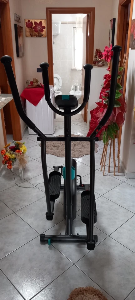 Ellittica domyos 120,nero/verde acqua,7 programmi di lavoro,usata pochissimo. - Immagine 2 di 4